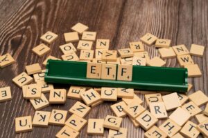 Cash ETF for Down Payment Canada 2026: Best Pick ETFs vs Mutual Funds Canada 2026: Fees, Returns & Which Wins